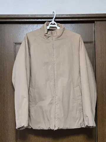 그린 레이블 릴랙싱 베이지 자켓 다운