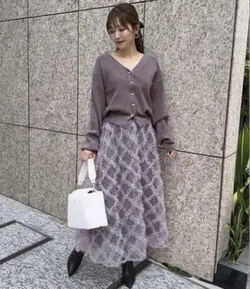 노엘라 도트 샤샤 스커트 x 컴팩트 가디건 세트 M