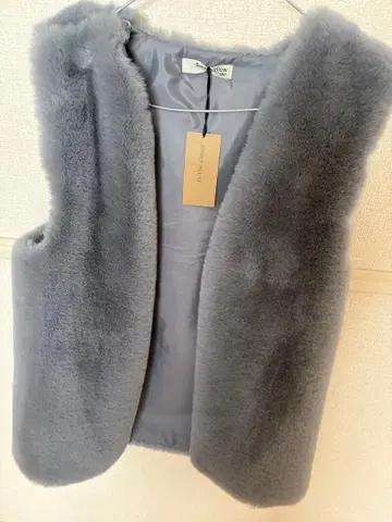 in the closet 그레이 퍼 베스트