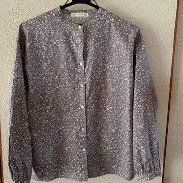 deux C 플라워 무늬 긴팔 블라우스