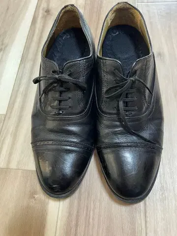 블랙 가죽 스트레이트 팁 신발