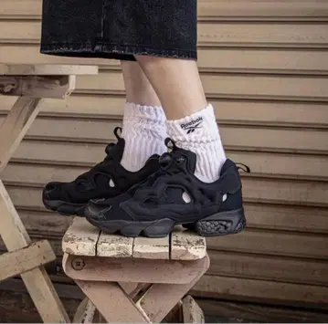새상품급 Reebok Instapump Fury 블랙 23cm