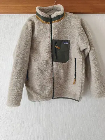 patagonia 플리스 자켓 크림색