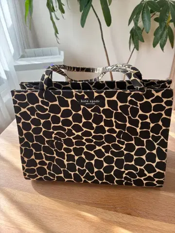 kate spade 레오파드 무늬 토트백