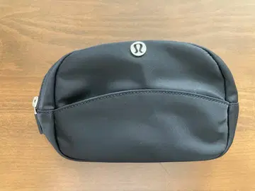 새상품급 하와이 구매 Lululemon 블랙 파우치 룰루레몬 alo 요가