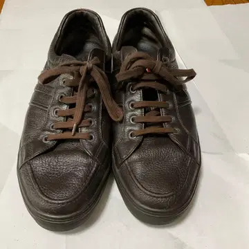 다크 브라운 가죽 스니커즈