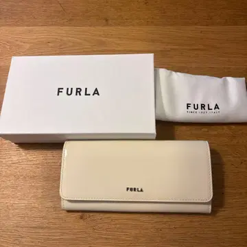 새상품 FURLA 화이트 장지갑 박스 포함