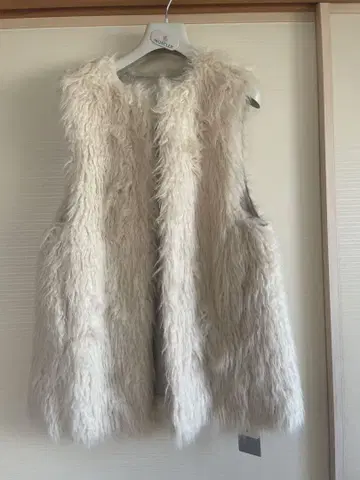 Ray BEAMS 아이보리 화이트 퍼 베스트