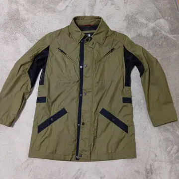 VICTORINOX 올리브 그린 나일론 자켓 M