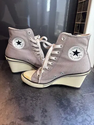컨버스 하이컷 23.5cm 하이힐