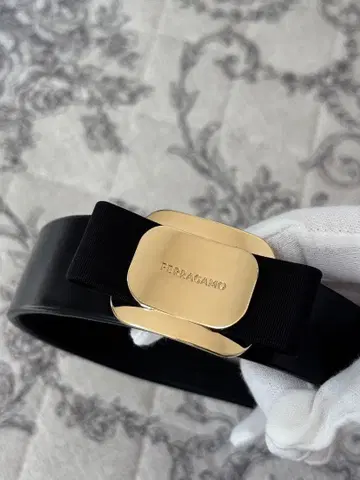 FERRAGAMO 블랙 리본 머리띠
