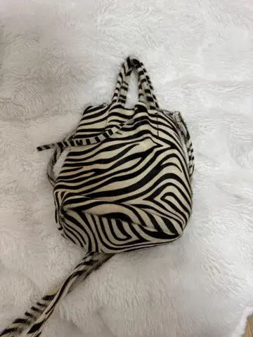 MARLON 제브라 패턴 숄더백