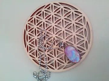 문스톤 펜던트 탑