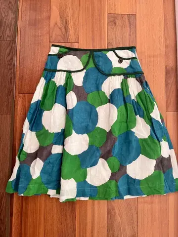 미나 페르호넨 10000feet 스커트