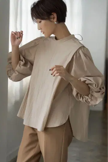 regleam 소매 볼륨 블라우스