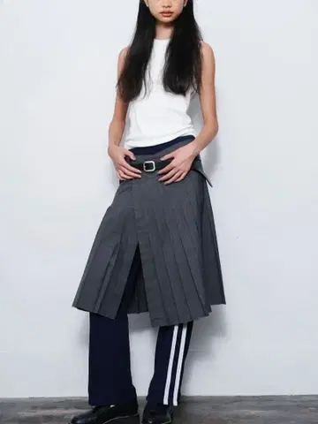 INSCRIRE 아스클레르 24ss 플리츠 스커트