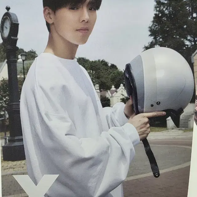 몬스타엑스 앨범, 포카 책갈피 엽서