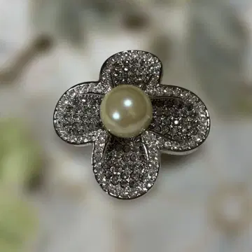 네잎클로버 꽃 모양 펄 브로치