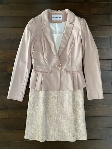 핑크 자켓과 드레스 세트