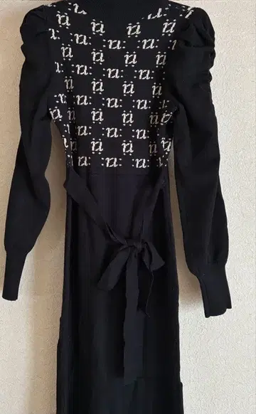 리젝시 모노그램 머메이드 니트 원피스