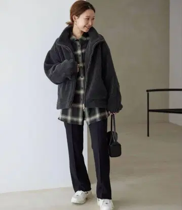 새상품 SLOBE IENA 울 콤보 스탠드 코쿤 블루종 38