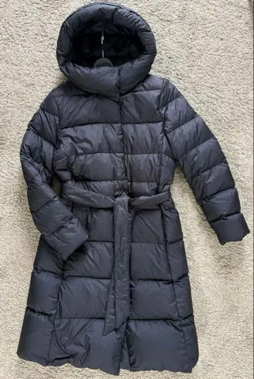 유니클로 라이트웨이트 다운 후디드 코트 M 롱다운 블랙