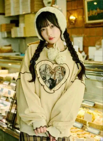 kutir 하트 프릴 모듬 맨투맨/트레이닝복 베이지 고양이 택 포함