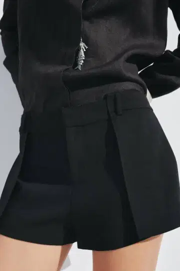 zara 블랙 플리츠 숏팬츠 XS
