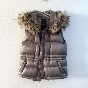 [ GAP ] 퍼 후드 그레이 다운 베스트