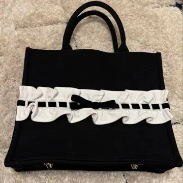 JILTU petit frill tote bag