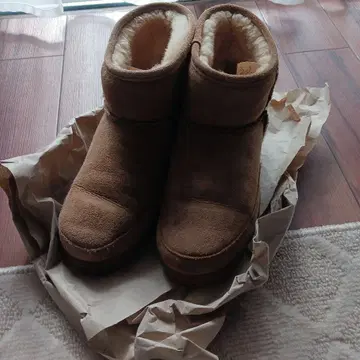 MINNETONKA 브라운 어그 부츠