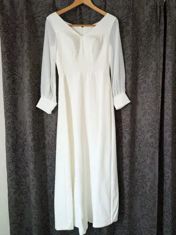 사전 촬영 드레스 화이트 웨딩드레스 신부 2차 모임