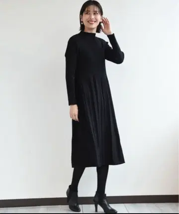 INTERPLANET [새상품급] 원피스 리브 절개 니트 원피스 블랙