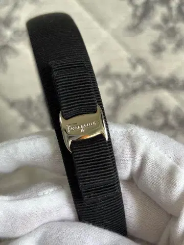 페라가모 머리띠 블랙