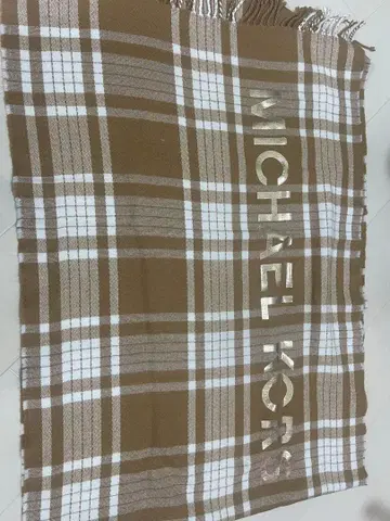 MICHAEL KORS 체크 무늬 머플러