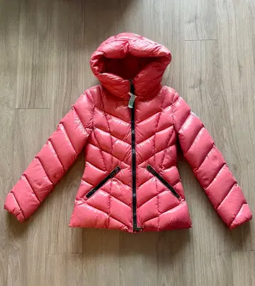 MONCLER 후드 부착 핑크 다운 자켓