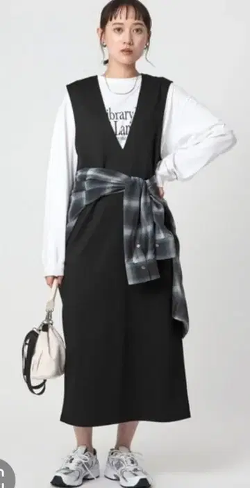 딥 V넥 오버롤 스커트 그린 라벨 릴랙싱 블랙