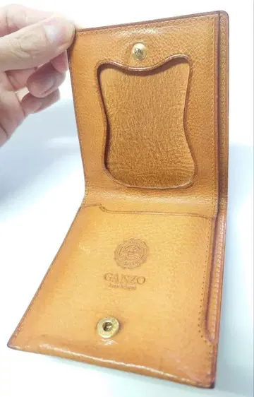 [레어] GANZO 이단 접이식 컴팩트 지갑 미네르바 내추럴