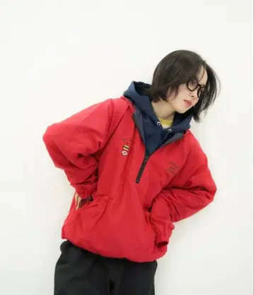 커먼 갈 프로덕츠 나일론 후드티 레드 후드 부착