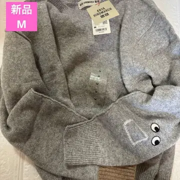 새상품 M 유니클로 안야 힌드마치 프리미엄 라무 크루넥 스웨터