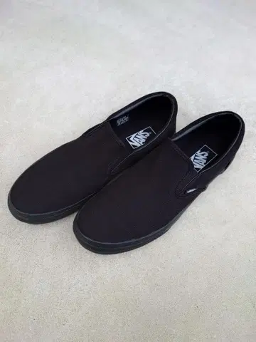 Vans 블랙 슬립온 슈즈