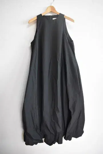 B02627 TODAYFUL 백 슬릿 벌룬 드레스