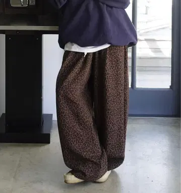 틴 부프 레오파드 볼륨 러프 팬츠