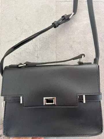 새상품 숄더백 2WAY 미니 숄더백 TK