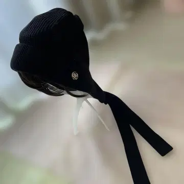 블랙 니트 모자 리본 포함