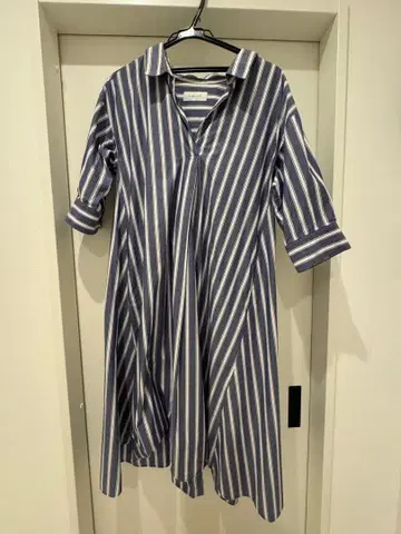 SIMPLICITE 스트라이프 셔츠 원피스 7부 소매 네이비