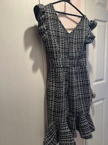 티카 트위드 슬리브리스 원피스