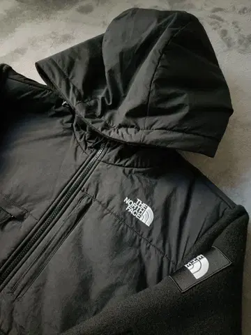 THE NORTH FACE 후드 부착 자켓 블랙