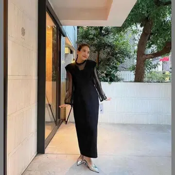 V 라인 자카드 드레스