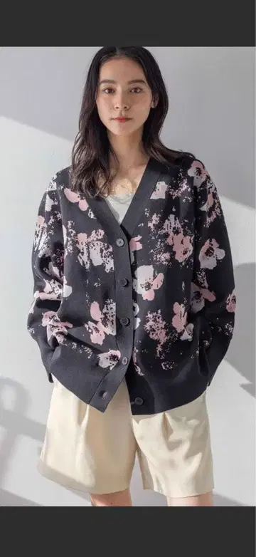 LOWRYS FARM 플라워 자카드 가디건